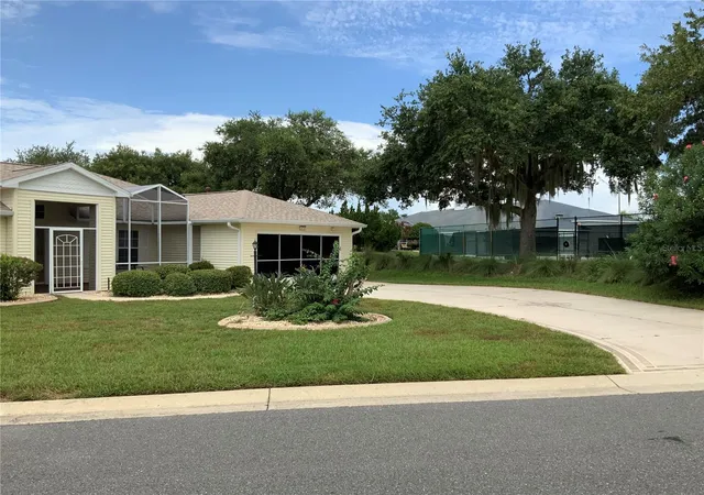 Photo 2 of Single family home for sale at 5475 Bounty Cir, Tavares, FL 32778 | MLS# O6431157 | Listing updated on 2026-10-02