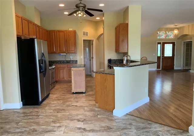 Photo 3 of Single family home for sale at 5475 Bounty Cir, Tavares, FL 32778 | MLS# O6431157 | Listing updated on 2026-10-02