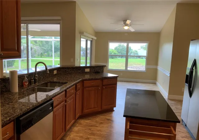 Photo 4 of Single family home for sale at 5475 Bounty Cir, Tavares, FL 32778 | MLS# O6431157 | Listing updated on 2026-10-02