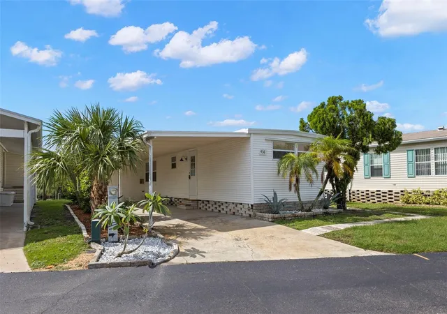 Photo 4 of Manufactured home for sale at 436 Mount Oak Ave NE #747, Saint Petersburg, FL 33702 | MLS# TB8536334 | Listing updated on 2026-09-12