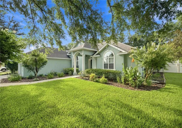 Photo 2 of Sale Pending at 5898 Sw 89th Place, Ocala, FL 34476 | MLS# OM729861 | Listing updated on 2026-09-11