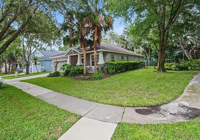 Photo 2 of Single family home for sale at 15536 Gannetglade Ln, Lithia, FL 33547 | MLS# O6431250 | Listing updated on 2026-09-25