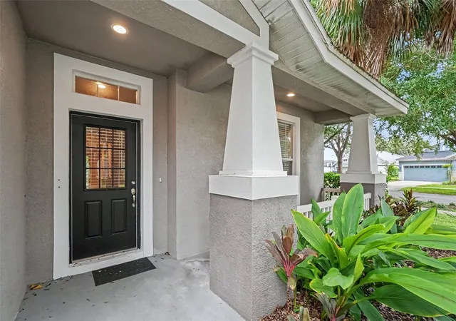 Photo 3 of Single family home for sale at 15536 Gannetglade Ln, Lithia, FL 33547 | MLS# O6431250 | Listing updated on 2026-09-25