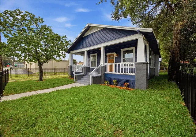 Photo 3 of Single family home for sale at 815 E Frierson Ave, Tampa, FL 33603 | MLS# TB8536438 | Listing updated on 2026-10-24