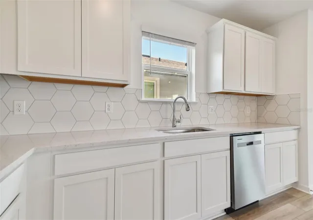 Photo 4 of Sale Pending at 10206 Cross River Trl, Parrish, FL 34219 | MLS# TB8536499 | Listing updated on 2026-10-13