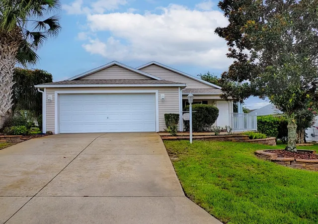Photo 3 of Single family home for sale at 250 Arbella Loop, The Villages, FL 32162 | MLS# G5116151 | Listing updated on 2026-09-14