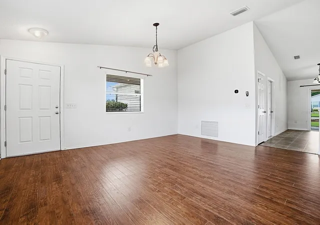 Photo 4 of Single family home for sale at 250 Arbella Loop, The Villages, FL 32162 | MLS# G5116151 | Listing updated on 2026-09-14