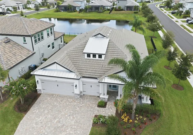 Photo 3 of Single family home for sale at 4815 Honey Dew Ln, Bradenton, FL 34211 | MLS# A4702325 | Listing updated on 2026-10-04