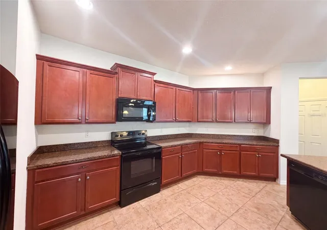 Photo 3 of Sale Pending at 4311 Moon Shadow Loop, Mulberry, FL 33860 | MLS# O6431636 | Listing updated on 2026-10-06