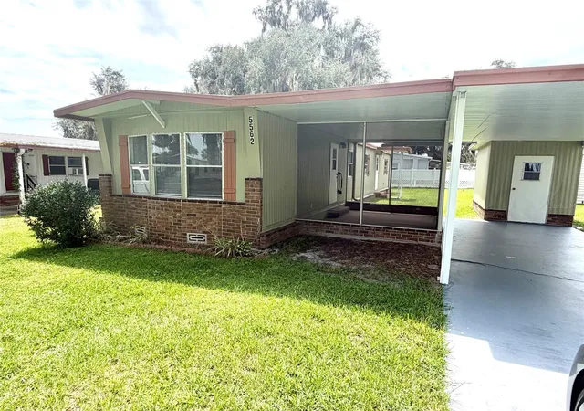 Photo 2 of Manufactured home for sale at 5562 Lansing Dr, Wildwood, FL 34785 | MLS# G5116197 | Listing updated on 2026-09-11