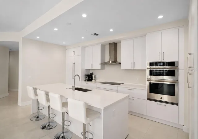 Photo 3 of Condo for sale at 275 1st Avenue S #1902, Saint Petersburg, FL 33701 | MLS# TB8536931 | Listing updated on 2026-10-28