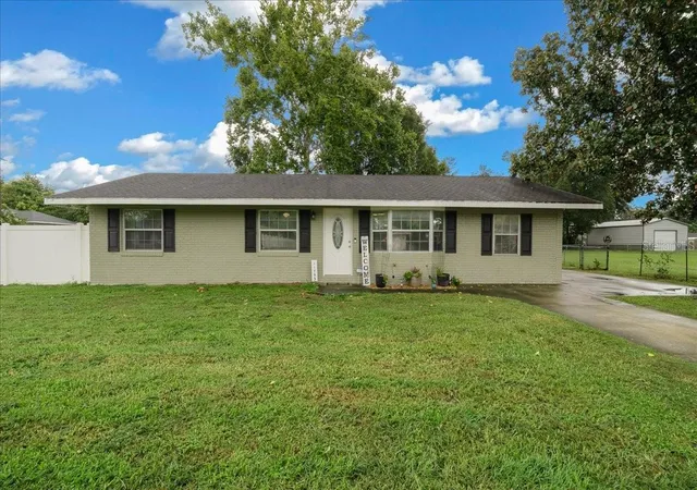 Photo 3 of Single family home for sale at 11793 Se 72nd Terrace Rd, Belleview, FL 34420 | MLS# OM730014 | Listing updated on 2026-09-24