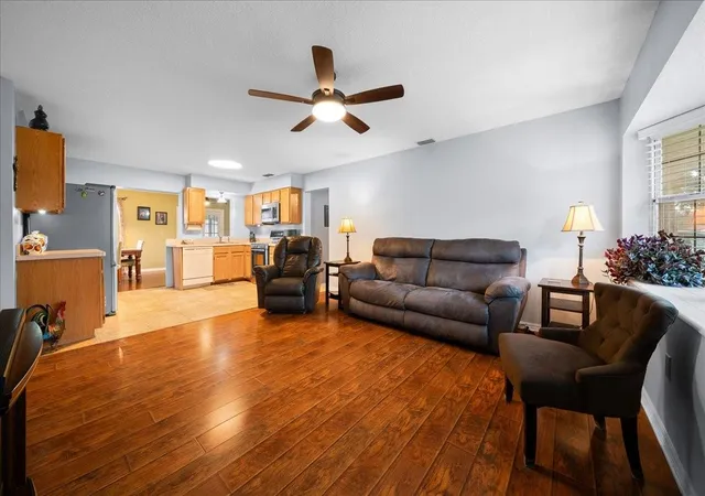 Photo 4 of Single family home for sale at 11793 SE 72nd Terrace Rd, Belleview, FL 34420 | MLS# OM730014 | Listing updated on 2026-09-24