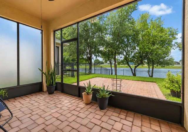 Photo 4 of Single family home for sale at 14157 Gold Brg Dr, Orlando, FL 32824 | MLS# S5155307 | Listing updated on 2026-09-12