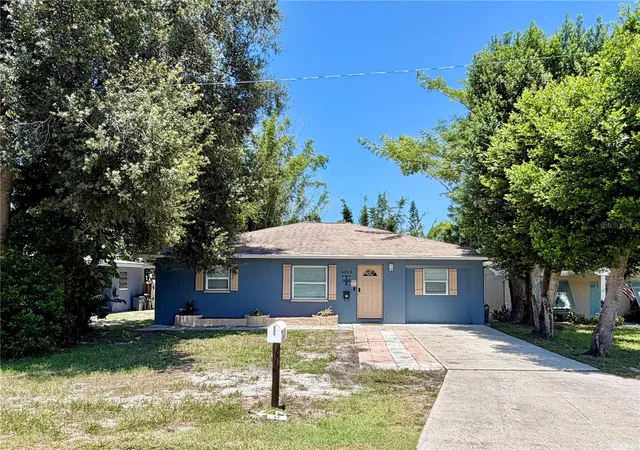 Photo 1 of Single family home for sale at 6353 Florida Ave, New Port Richey, FL 34653 | MLS# W7888413 | Listing updated on 2026-10-20
