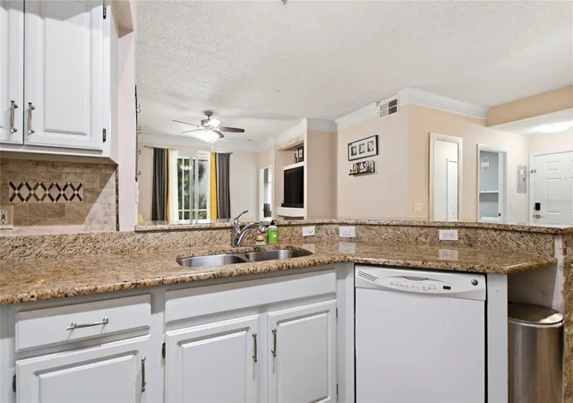Listing Photo 5 - Condo for sale in building located at 13037 Mulberry Park Dr, Orlando, FL 32821 - Unit #518
