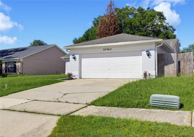Photo 2 of Single family home for sale at 1060 Dees Dr, Oviedo, FL 32765 | MLS# O6432139 | Listing updated on 2026-10-06