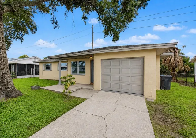 Photo 1 of Single family home for sale at 5608 12th Avenue S, Tampa, FL 33619 | MLS# TB8537338 | Listing updated on 2026-10-02