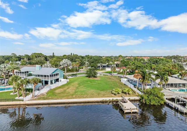 Photo 1 of Land for sale at 1301 Sea Gull Dr S, Saint Petersburg, FL 33707 | MLS# TB8537360 | Listing updated on 2026-09-11