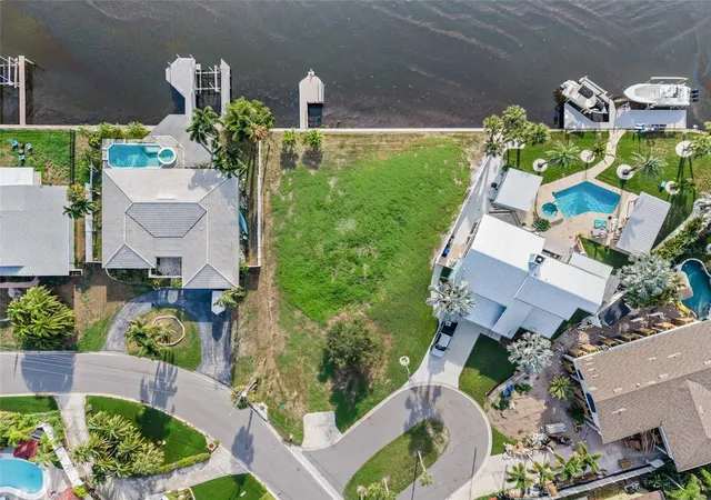 Photo 2 of Land for sale at 1301 Sea Gull Dr S, Saint Petersburg, FL 33707 | MLS# TB8537360 | Listing updated on 2026-09-11