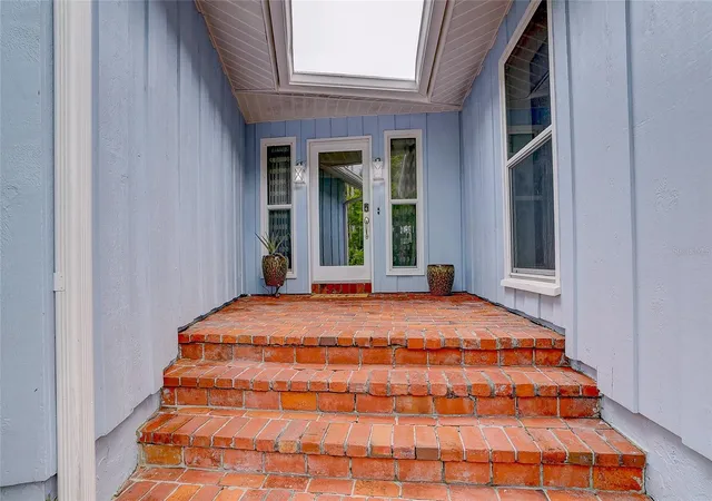Photo 4 of Single family home for sale at 3214 N Seclusion Dr, Sarasota, FL 34239 | MLS# A4702540 | Listing updated on 2026-09-15