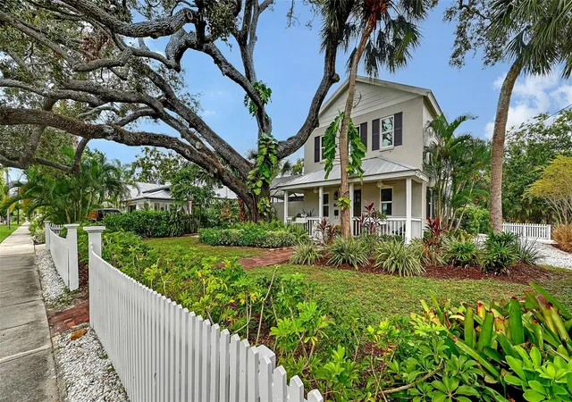 Photo 3 of Single family home for sale at 1685 6th Street, Sarasota, FL 34236 | MLS# A4702560 | Listing updated on 2026-09-14