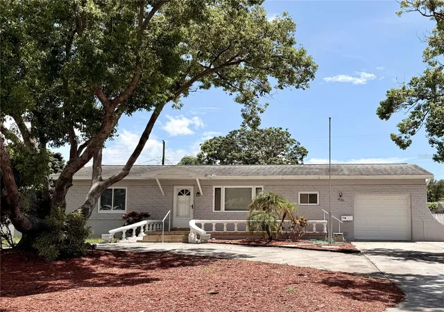 Photo 1 of Single family home for sale at 4320 Yardley Ave N, Saint Petersburg, FL 33713 | MLS# TB8537456 | Listing updated on 2026-10-21