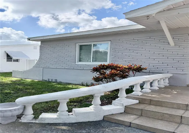Photo 2 of Single family home for sale at 4320 Yardley Ave N, Saint Petersburg, FL 33713 | MLS# TB8537456 | Listing updated on 2026-10-21