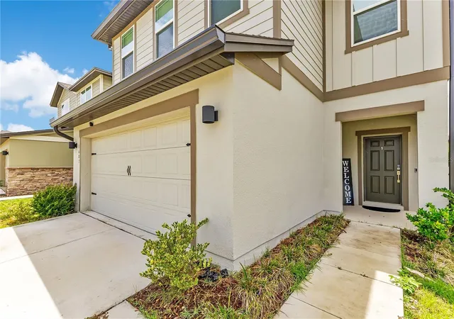 Photo 3 of Single family home for sale at 1687 Bear Mountain Ln, Clermont, FL 34715 | MLS# O6432265 | Listing updated on 2026-09-28