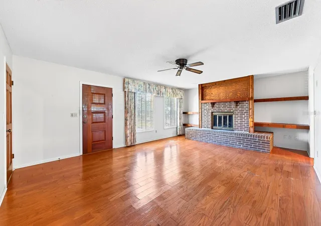 Photo 3 of Single family home for sale at 308 Dubs Dr, Daytona Beach, FL 32117 | MLS# O6432361 | Listing updated on 2026-09-08
