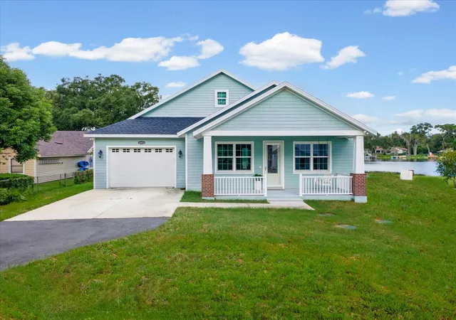 Photo 2 of Single family home for sale at 18024 Spencer Rd, Odessa, FL 33556 | MLS# TB8537540 | Listing updated on 2026-10-07