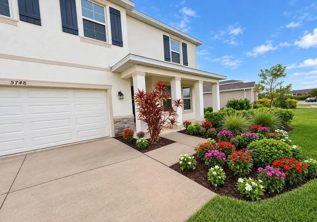 Photo 3 of Single family home for sale at 5748 Woodland Sage Dr, Sarasota, FL 34238 | MLS# A4702609 | Listing updated on 2026-09-29