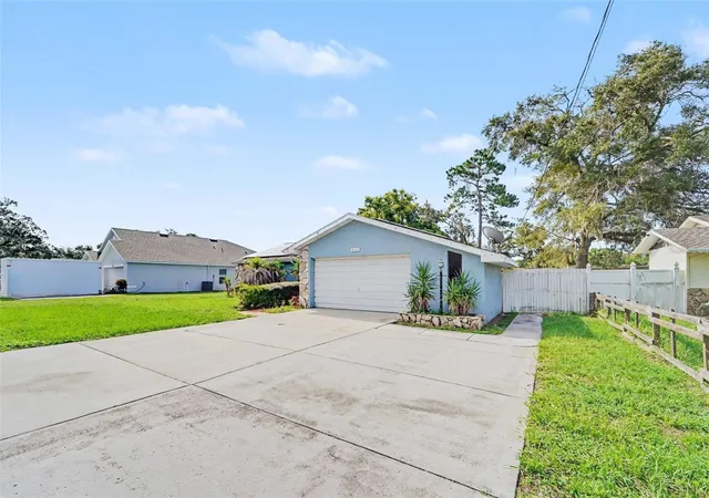 Photo 3 of Single family home for sale at 8422 Spring Hl Dr, Spring Hill, FL 34608 | MLS# TB8537550 | Listing updated on 2026-10-09