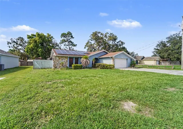 Photo 3 of Single family home for sale at 8422 Spring Hl Dr, Spring Hill, FL 34608 | MLS# TB8537550 | Listing updated on 2026-10-09