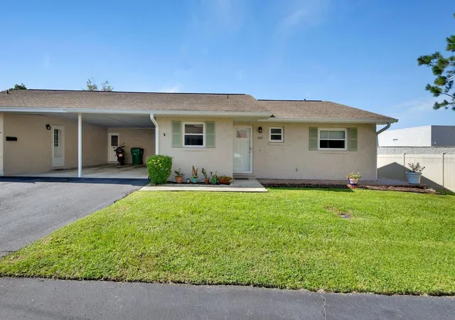 Photo 2 of Condo for sale at 202 Elmwood Ave #330, Deland, FL 32724 | MLS# V4950657 | Listing updated on 2026-09-10