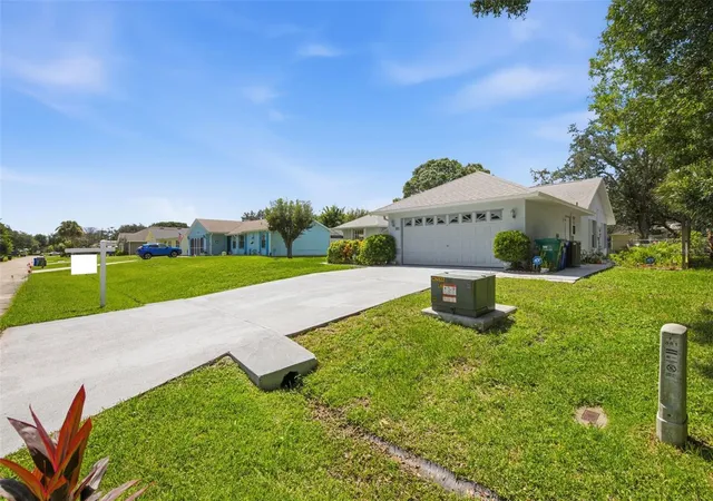 Photo 3 of Single family home for sale at 881 Foster Ave, Sebastian, FL 32958 | MLS# L4964195 | Listing updated on 2026-10-03