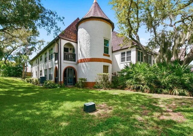Condo for sale at 230 N Bayshore Blvd #207, CLEARWATER, FL 33759 | MLS# TB8537974
