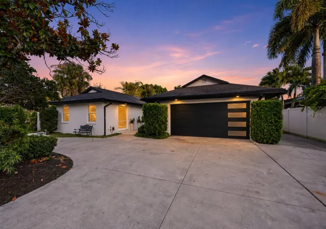 Photo 1 of Single family home for sale at 219 Miramar Blvd Ne, Saint Petersburg, FL 33704 | MLS# TB8538003 | Listing updated on 2026-09-14