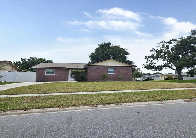 Single family home for sale at 6092 Burch St N, Saint Petersburg, FL 33709 | MLS# G5116351