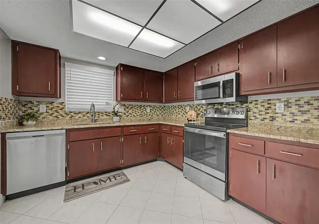 Photo 3 of Single family home for sale at 7800 Fairlawn Dr, Hudson, FL 34667 | MLS# TB8538031 | Listing updated on 2026-09-12