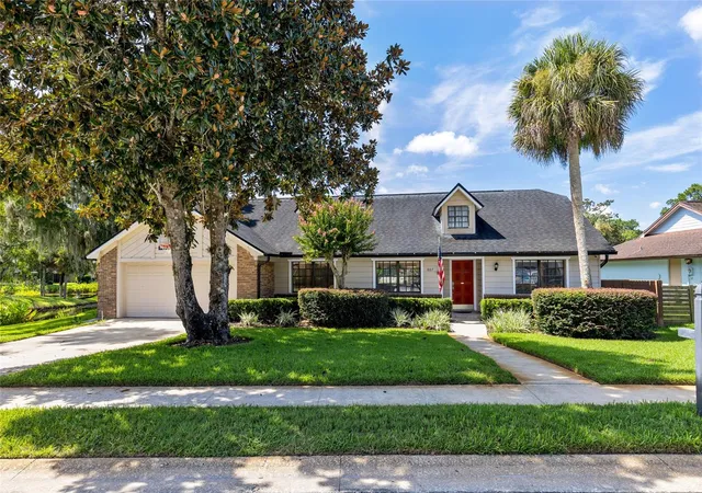 Photo 3 of Single family home for sale at 807 Riverbend Blvd, Longwood, FL 32779 | MLS# O6432919 | Listing updated on 2026-09-12
