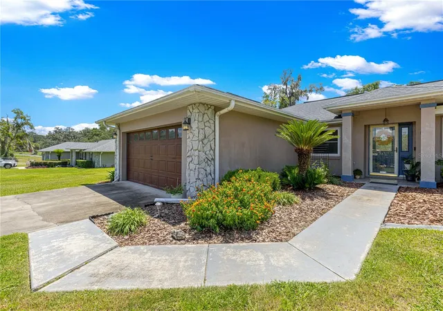 Photo 4 of Sale Pending at 5948 SE 129th Place, Belleview, FL 34420 | MLS# OM730235 | Listing updated on 2026-09-10