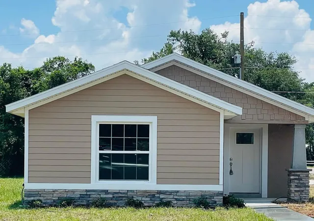 Photo 1 of Multi family home for sale at * 202 W Idlewild Ave & 506 Fahnstock St, Eustis, FL 32726 | MLS# O6433064 | Listing updated on 2026-09-11