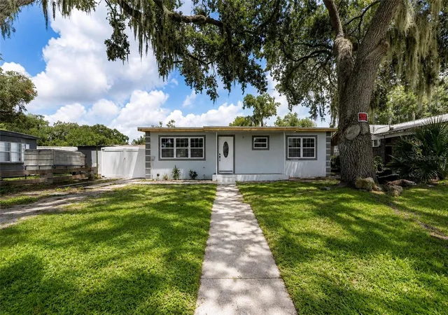 Photo 1 of Single family home for sale at 2030 Milton St, Lakeland, FL 33801 | MLS# S5155519 | Listing updated on 2026-10-06