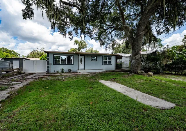 Photo 3 of Single family home for sale at 2030 Milton St, Lakeland, FL 33801 | MLS# S5155519 | Listing updated on 2026-10-06