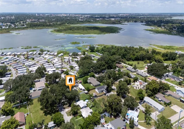 Photo 4 of Single family home for sale at 2030 Milton St, Lakeland, FL 33801 | MLS# S5155519 | Listing updated on 2026-10-06