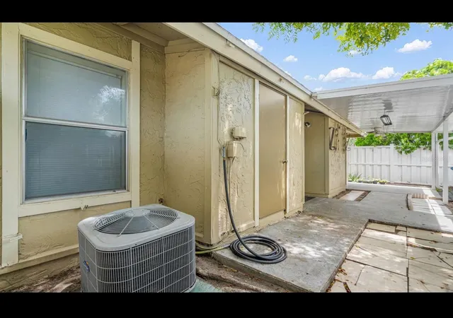 Photo 4 of House for sale at 7310 Baja Ct, Tampa, FL 33634 | MLS# TB8538372 | Listing updated on 2026-10-07