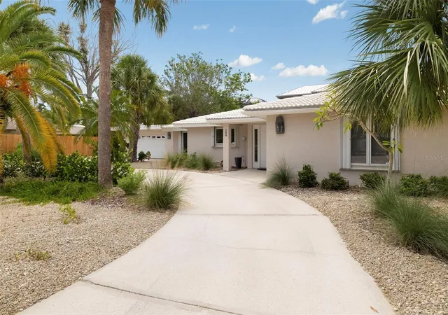 Photo 1 of Single family home for sale at 708 Garfield Dr, Sarasota, FL 34236 | MLS# A4702849 | Listing updated on 2026-10-06