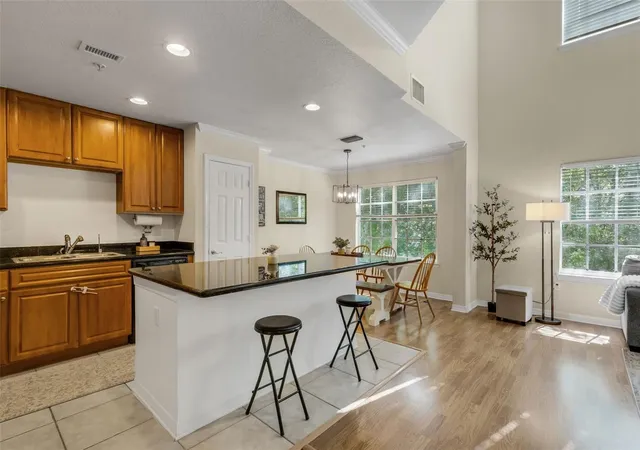 Listing Photo 5 - Condo for sale in building located at 9872 Mdw Field Cir, TAMPA, FL 33626 - Unit #503
