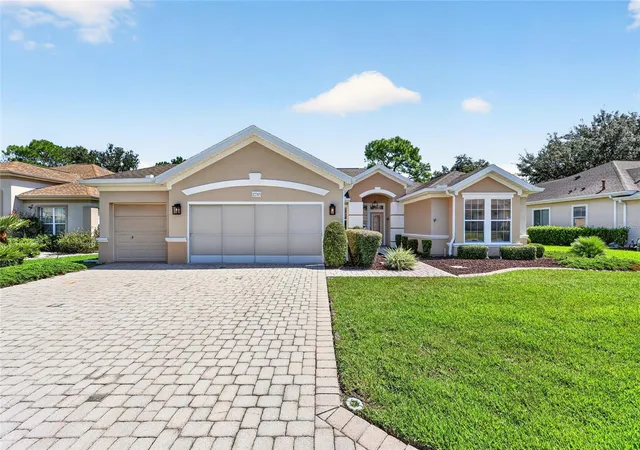 Photo 2 of Sale Pending at 12765 Se 92nd Court Rd, Summerfield, FL 34491 | MLS# OM730309 | Listing updated on 2026-09-23